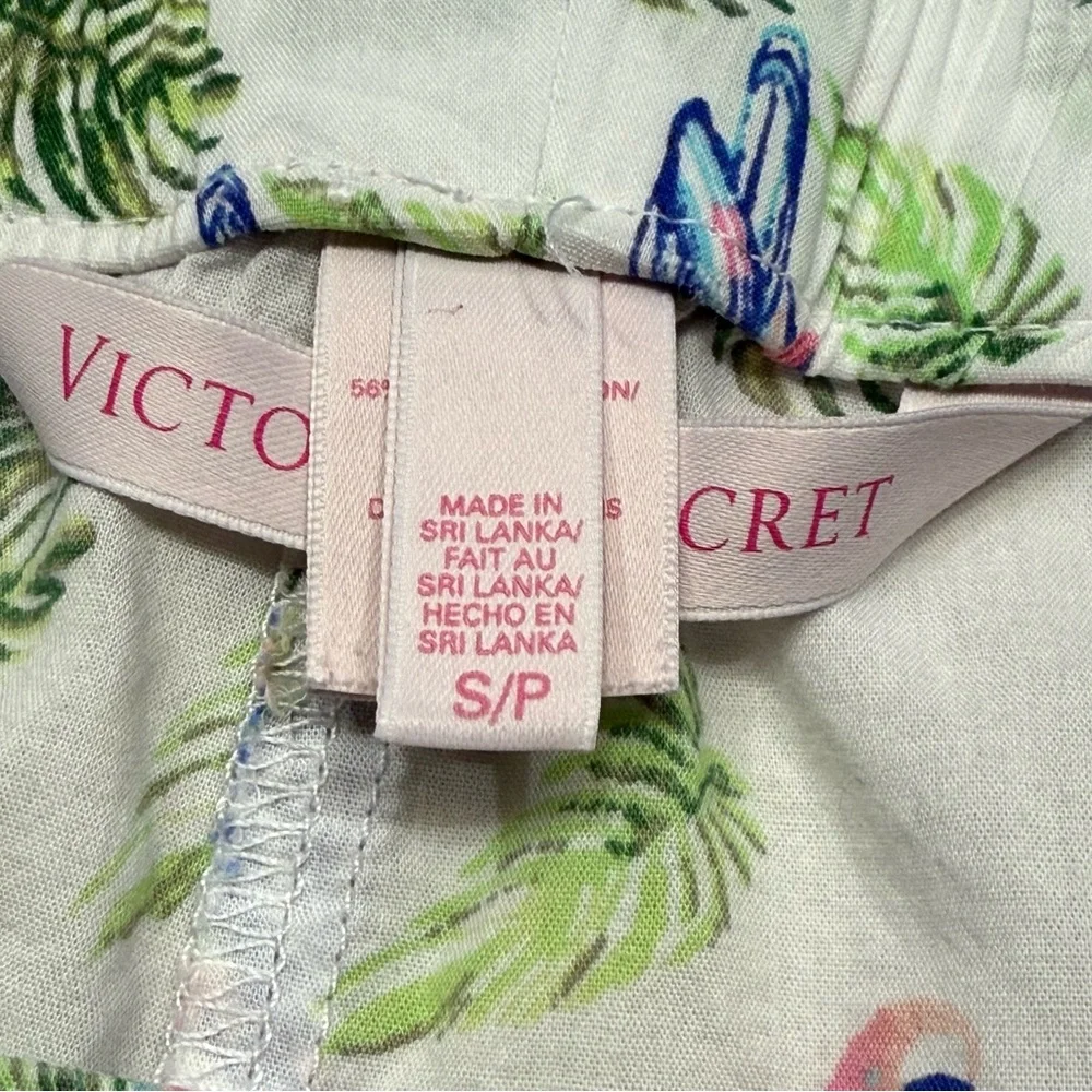Victoria's Secret 2 pc Set - Parrot and Floral Print Sleepwear Shorts - Size SP